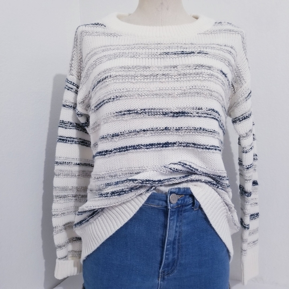 Calvin Klein knitted Sweater - Picture 2 of 9